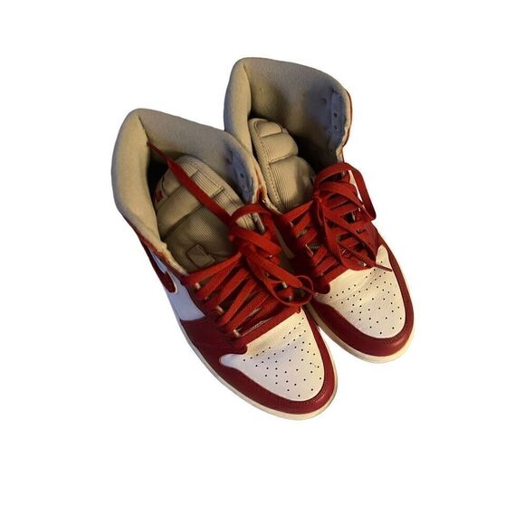 JORDAN 1 RETRO HIGH OG - Picture 4 of 8